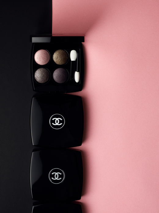 Les contrastes de Chanel makeup fall 2010 eye shadows