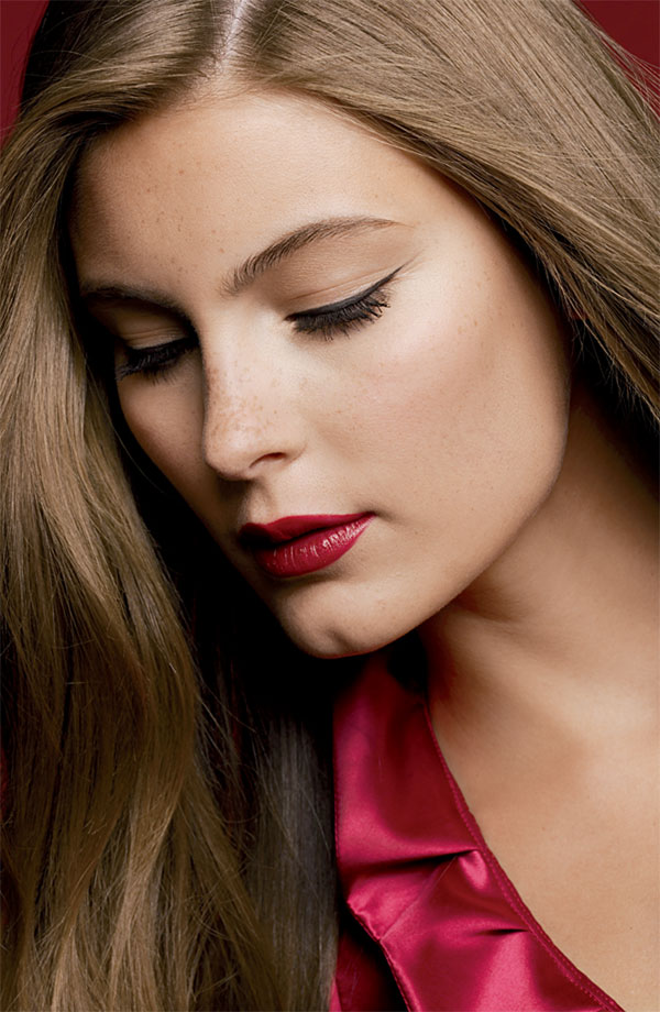 Scarlet Passion Holiday 2009 Makeup Collection by Laura Mercier