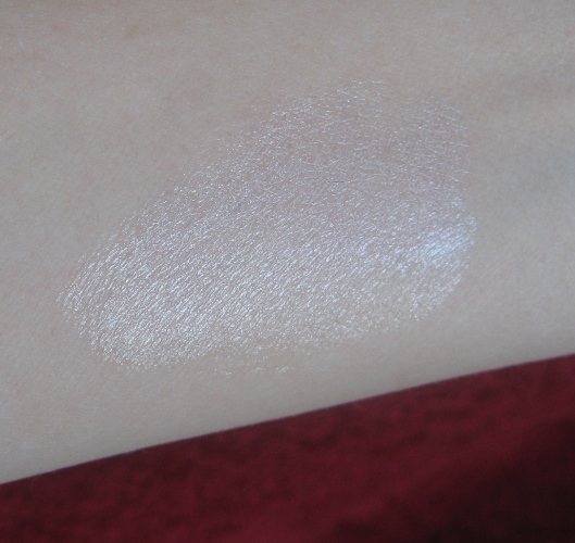 Benefit Cosmetics High Beam Highlighter. Review, Photos, Swatches