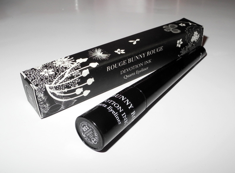 Rouge Bunny Rouge Quartz Eyeliner Devotion Ink in Tanzanite Essence review and swatches
