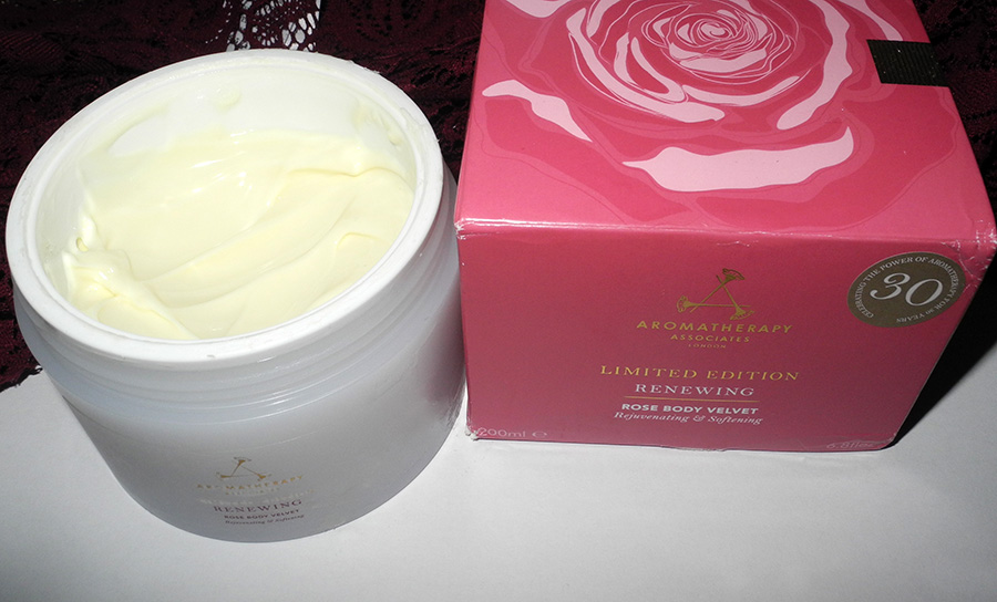 Aromatherapy Associates Renewing Rose Body Velvet Cream Review (1)