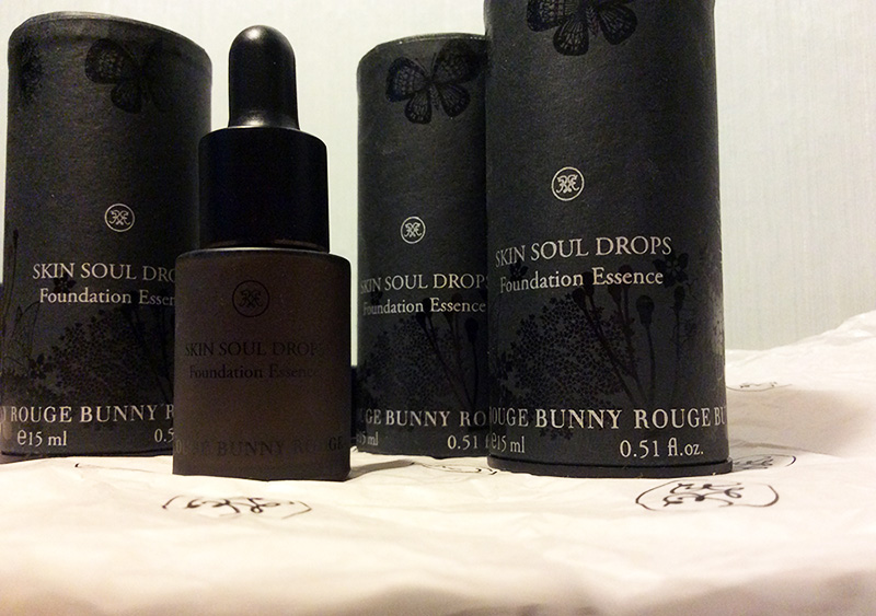 Rouge Bunny Rouge SKIN SOUL DROPS Foundation Essence Review and Swatches packaging